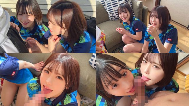 卓球ユニフォームの二人の女性が男性の服を脱がせ、ソファに座り笑い、モザイク処理された性器を舐めている。